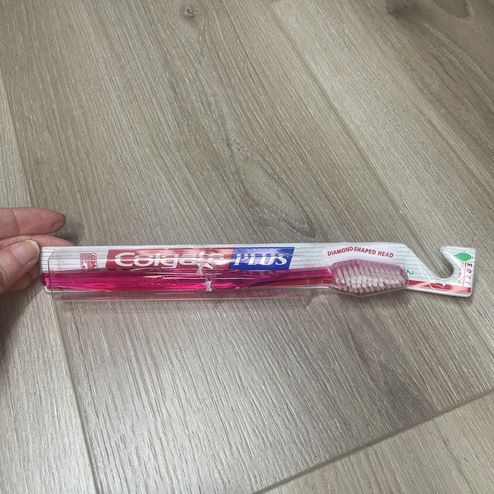 Colgate Plus Soft‎ Diamond Shaped Head Pink Toothbrush 1 Count